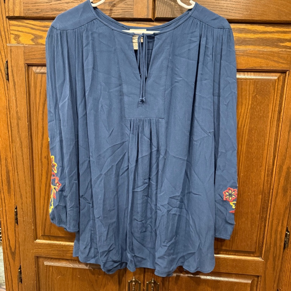 St John’s Bay Top Blouse L Large Peasant Boho Embroidered Blue